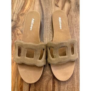 Antelope Collection Women Tan Suede Cutout Slide Sandals Size 39